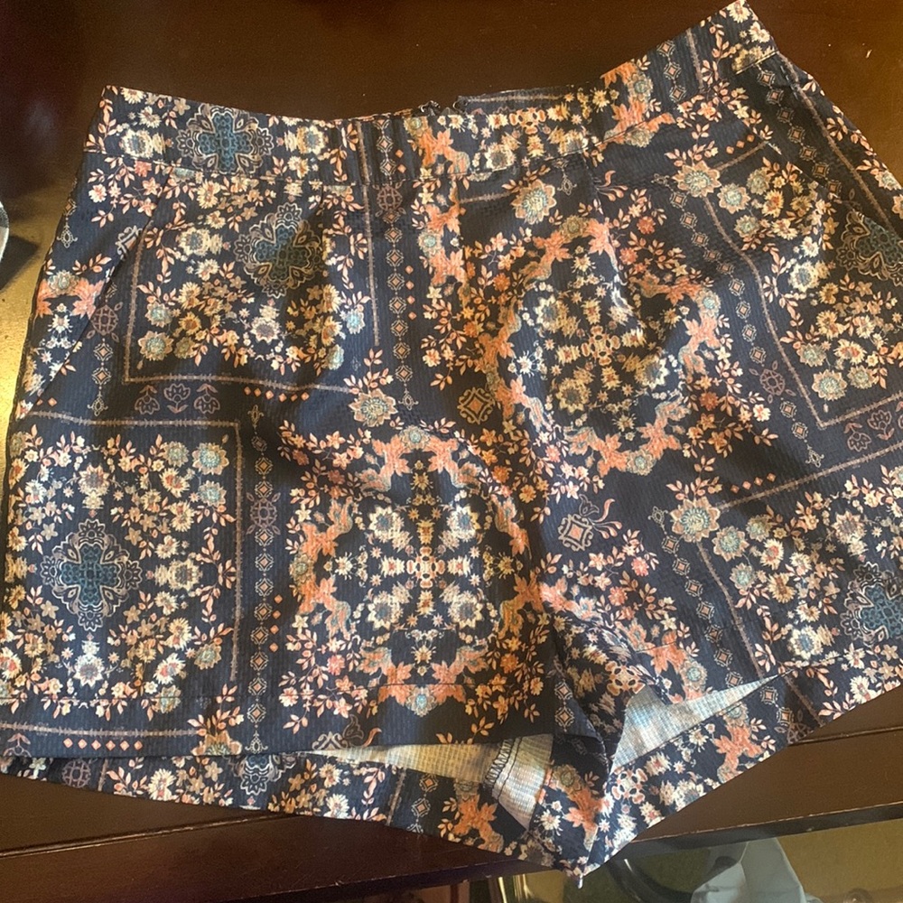 floral shorts